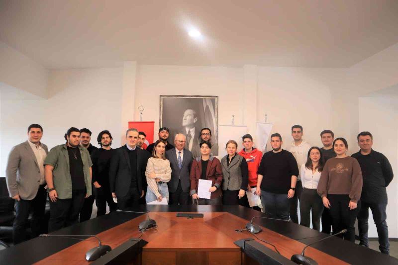 İzmir Ekonomi’den öğrencilere kariyer fırsatı
