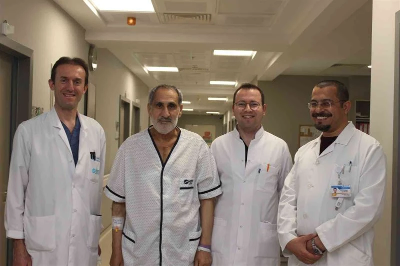 Karaciğer nakilli hastanın aort damarı değiştirildi
