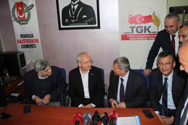 CHP Genel Başkanı Kılıçdaroğlu Manisa Gazeteciler Cemiyetini ziyaret etti
