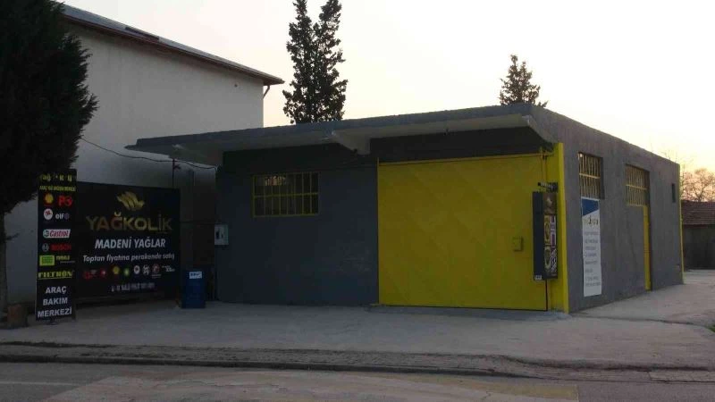 Üzerine lift makinesi düşen işçi, hayatını kaybetti
