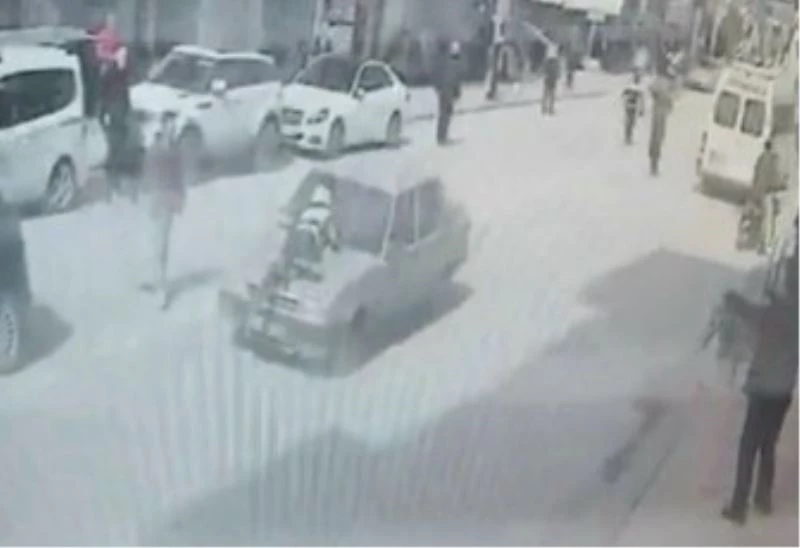 Kadın polisin kaput üzerinde sürüklendiği o anlar
