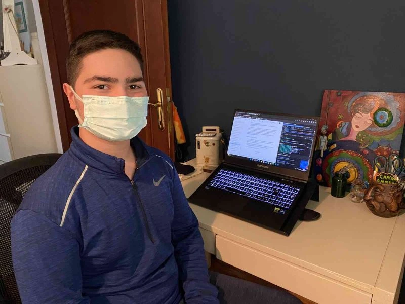 Dev şirketlerin sistem açığını bulan liseli gence, dünya devlerinden teşekkür
