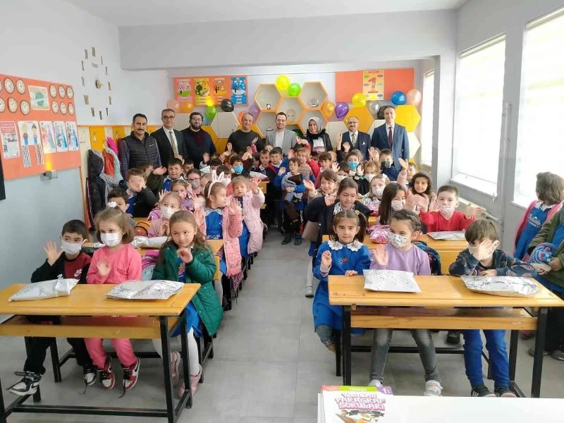 “Her yerde okuyorum”  Gediz’de
