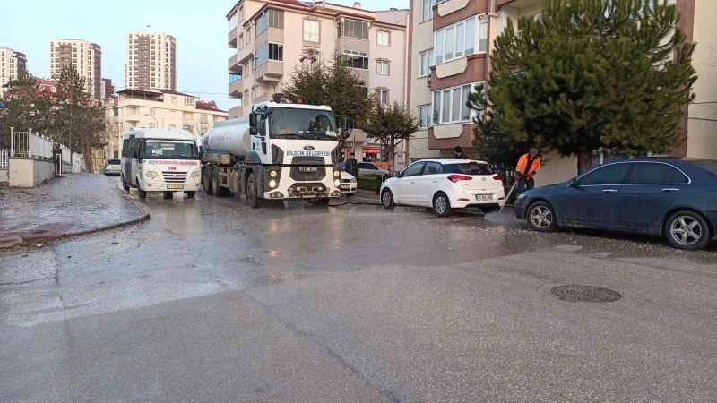 Bilecik’te ramazan öncesi tüm cadde ve sokaklarda yıkandı
