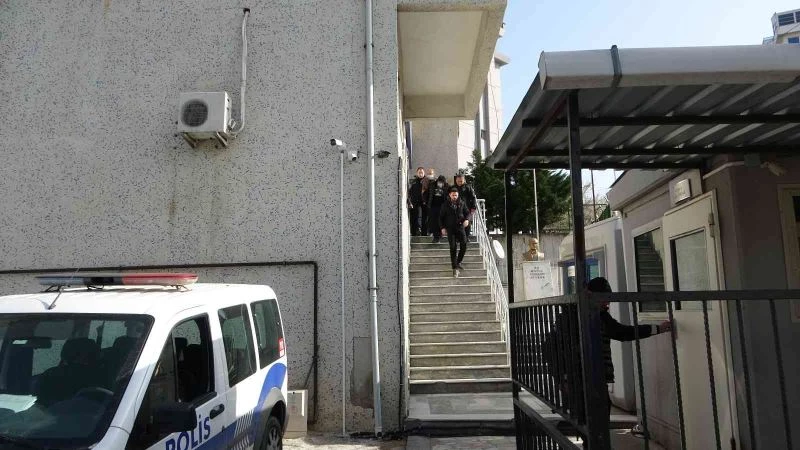 Kartal’da silah ve bıçakların kullanıldığı kavganın şüphelileri adliyeye sevk edildi
