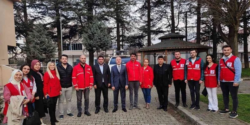 Kızılay sevgi evlerinde çocuklarla kucaklaştı
