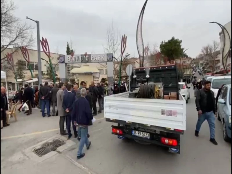 Bigadiç’te caddeler gül suyu ile temizlendi
