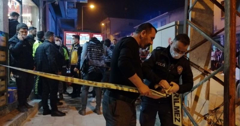 Arkadaşını vurduktan sonra kendi yaşamına son verdi
