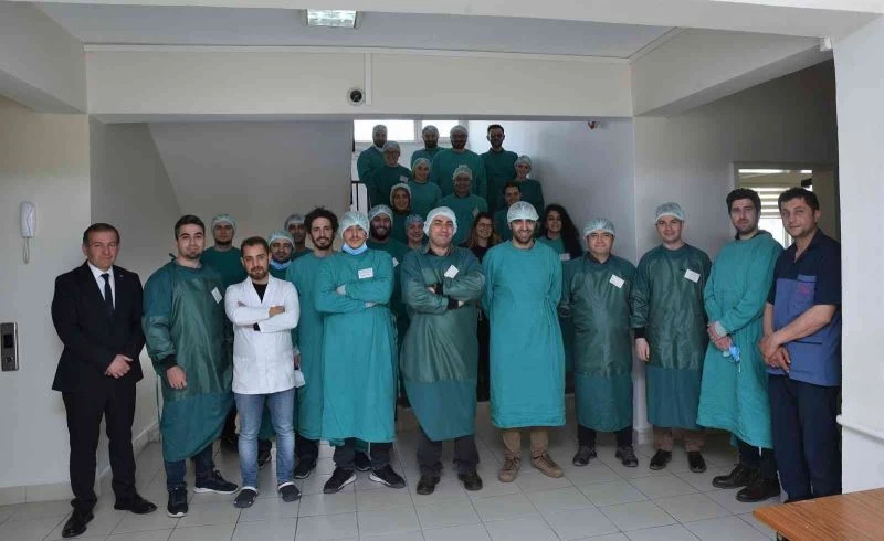 12 farklı şehirden ve 13 üniversiteden 130 katılımcıya deney hayvanı eğitimi
