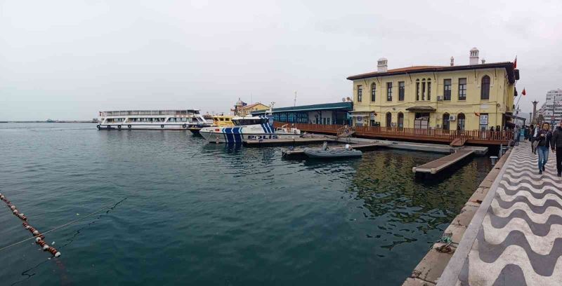 İzmir’de deniz ulaşımı normal seyrinde sürüyor

