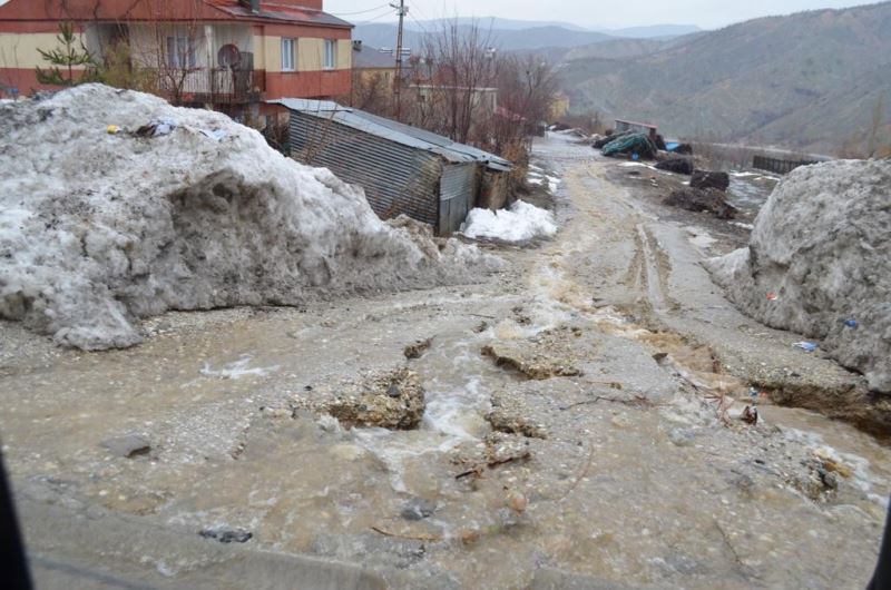 Mutki’de sel maddi hasara yol açtı
