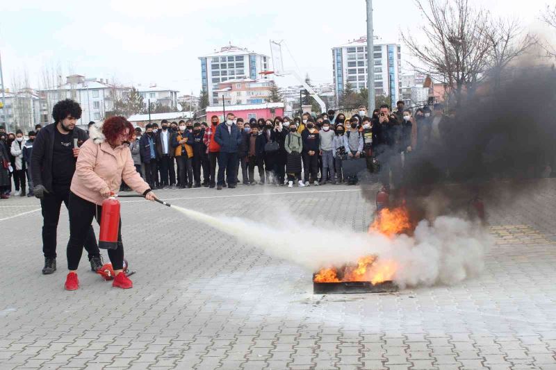 Akyurt’ta öğrenciler okuma alışkanlığı kazanıyor
