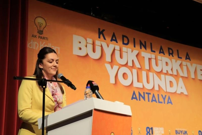AK Parti Kadın Kolları Genel Başkan Yardımcısı Nilgün Ök, Antalya