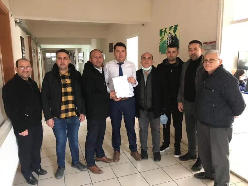 Kula Dokumacılar Odası Başkanı Ercan Yıldırım mazbatasını aldı
