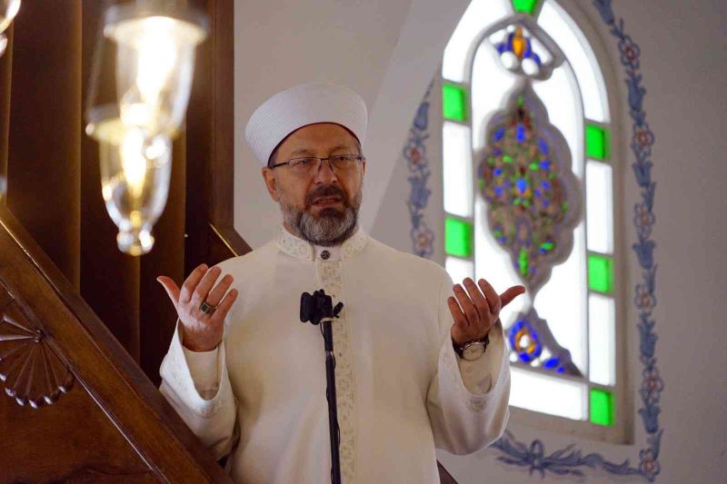 Diyanet İşleri Başkanı Erbaş, Cuma hutbesinde madde bağımlılığına dikkat çekti
