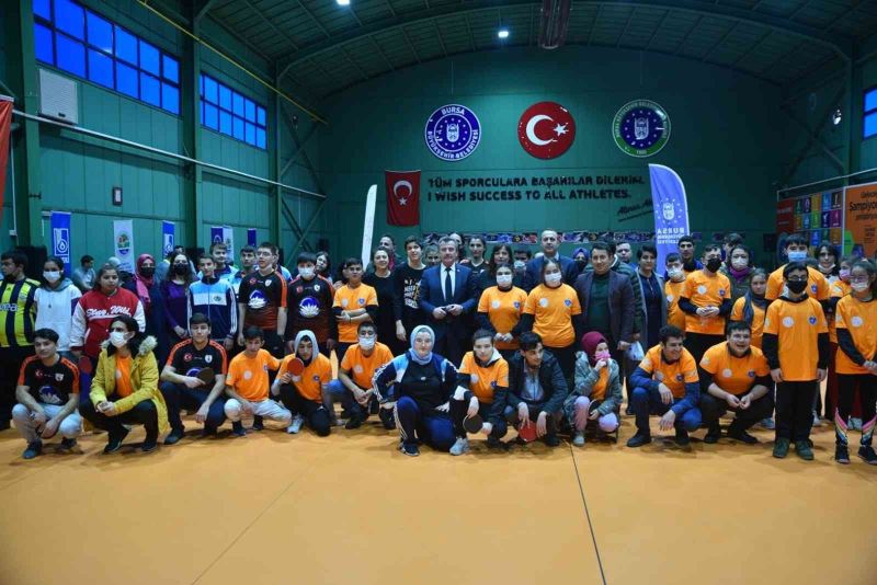 Bursa’da masa tenisinde özel buluşma
