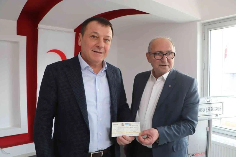 İş adamı Adnan Ölmez’den Ukrayna’ya 200 bin TL bağış
