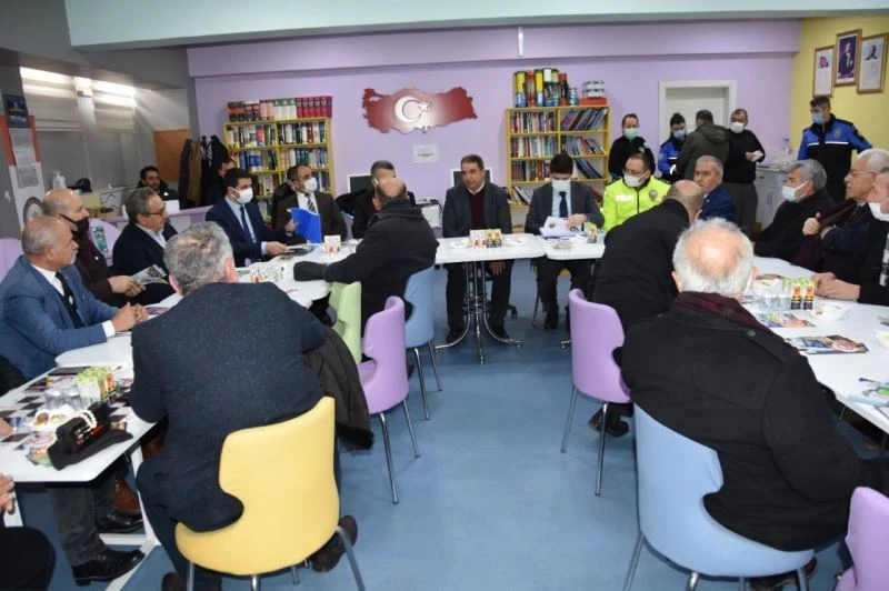 Vatandaşlar; hırsızlık, dolandırıcılık suçları ile KADES ve UYUMA projeleri hakkında bilgilendirildi.