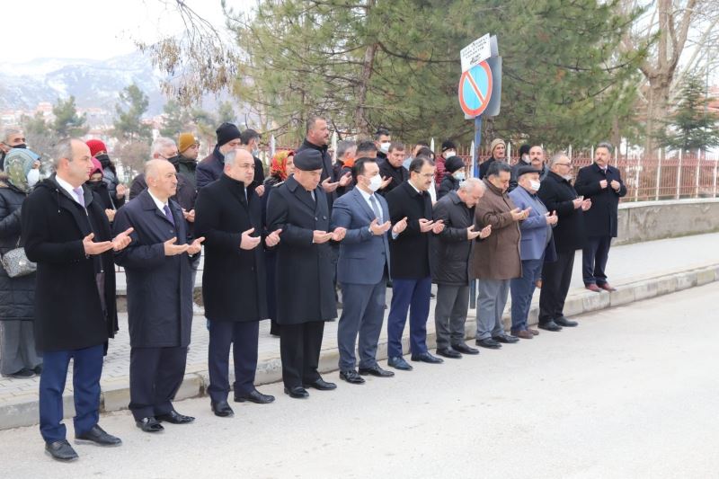 1999 yılında Vali Ayhan Çevik’e düzenlenen saldırıda şehit düşen vatandaşlar anıldı
