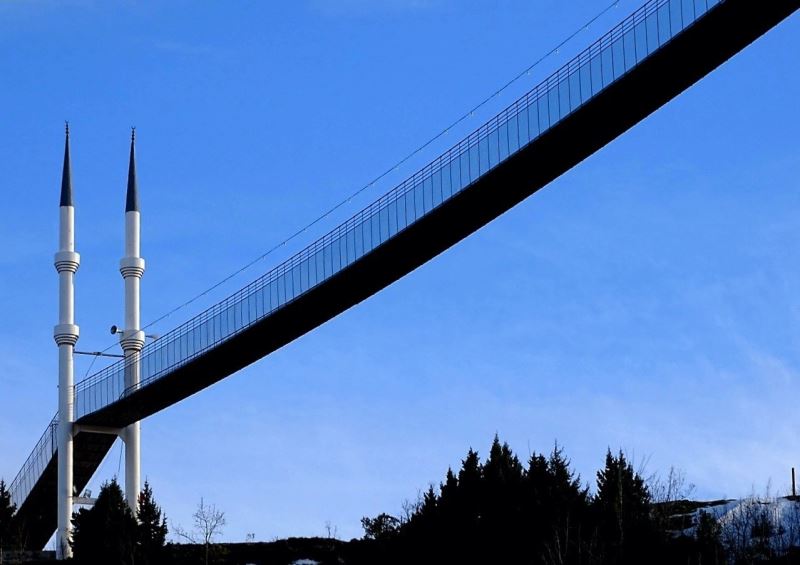 Kahramanmaraş’ta minareli köprüden görsel şölen
