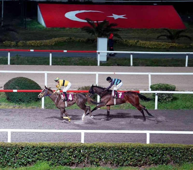 Dünya Kadınlar Günü Koşusu’nun kazananı Miss Beren isimli at oldu
