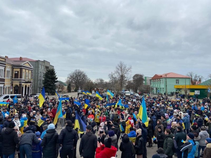 Ukraynalılar, Herson’da Rus ordusunu protesto etti
