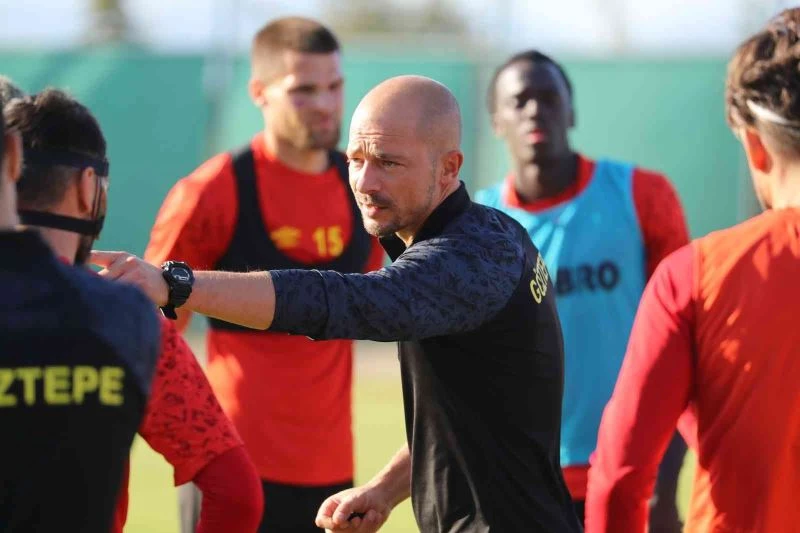 Göztepe’de Teknik Direktör Nestor El Maestro dönemi sona erdi
