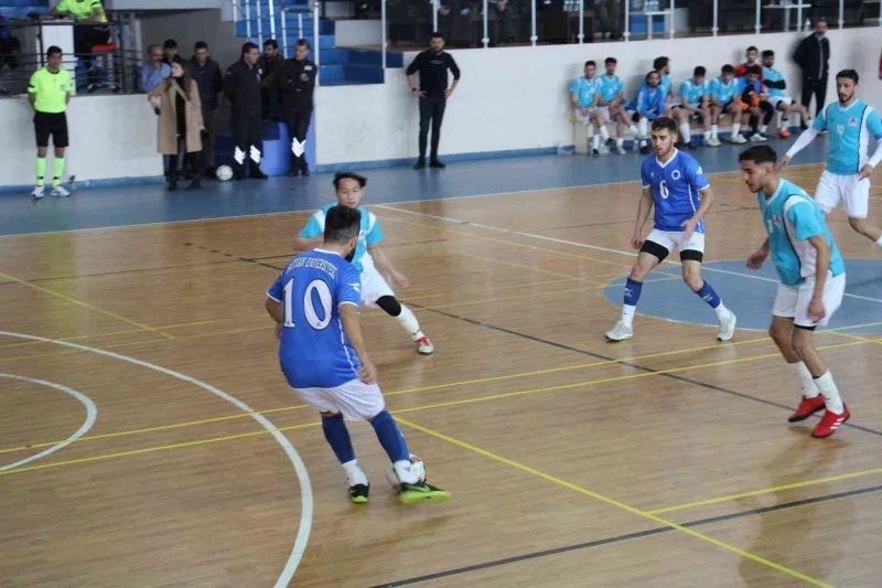 AİÇÜ’nün ev sahipliğinde ÜNİLİG salon futbolu müsabakaları başladı
