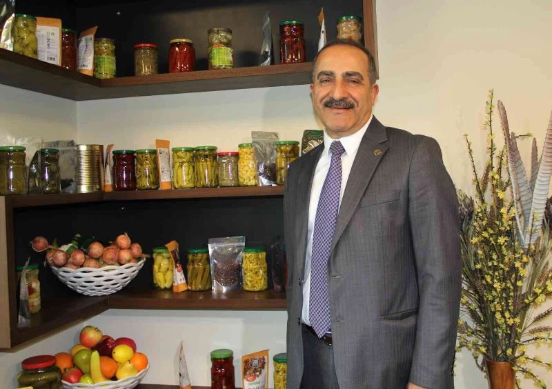 Hayrettin Uçak: “Ürün fazlalığı yaş meyve ve sebze piyasasında kısa vadeli düşüş sağlayabilir”
