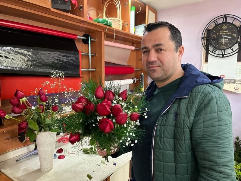 Çiçekçilerde ‘8 Mart’ mesaisi başladı
