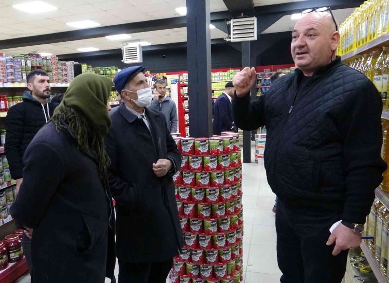 Vanlı market sahibinden yağa hücum eden vatandaşlara tokat gibi cevap
