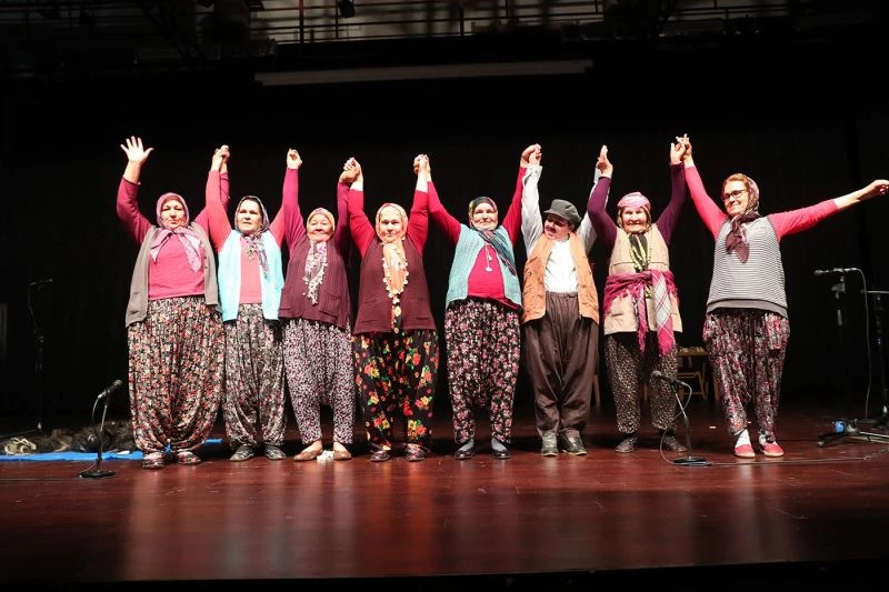 Tiyatro topluluğu iklim değişikliği ve küresel ısınmaya dikkat çekti
