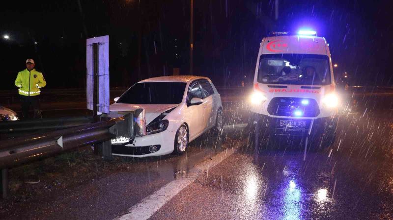 Edirne’de aynı saatte meydana gelen 2 ayrı kazada sürücülerin kaçması şaşırttı
