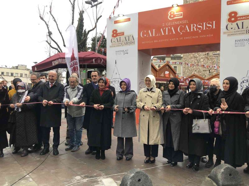 Beyoğlu’nda ’8 Mart Galata Çarşısı’ açıldı

