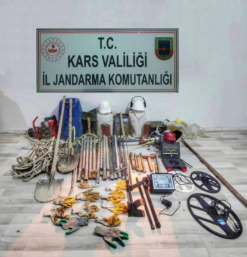 Kars’ta defineciler suçüstü yakalandı
