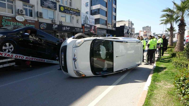 Bakan Yanık’ın ziyareti sırasında başkanın makam aracına çarptılar
