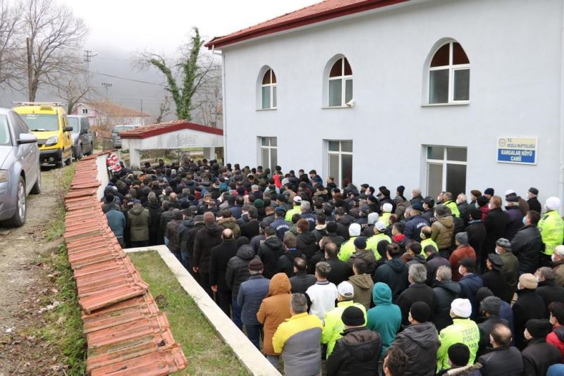 Aracında ölü bulunan mahalle bekçisi son yolculuğuna uğurlandı
