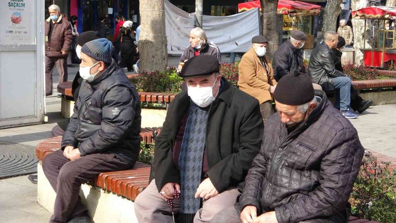 İstanbul’da vatandaşın maske kararsızlığı
