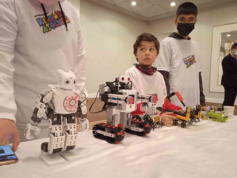 Afyonkarahisar’da 2. Uluslararası Kendin Yap Atölyeleri Sempozyumu gerçekleştirildi
