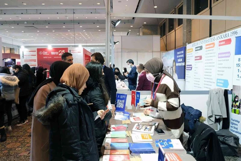 SUBÜ İstanbul’da üniversite adaylarıyla buluştu
