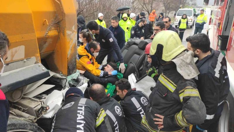 Öldü sanılan sürücünün yaşadığı anlaşılınca onu hayatta tutmak için ölüm kalım savaşı verildi
