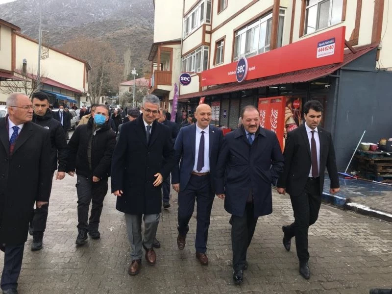 MHP’den Olur’a yoğun katılımlı çıkarma
