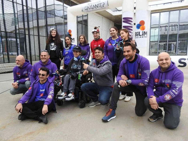 Dünya Kadınlar Gününde kadın dron pilotları yarıştı
