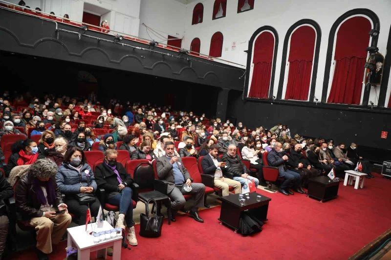 Mudanya’da kadınlar eşit ve özgür bir dünya için dayanışmayı yeşertti
