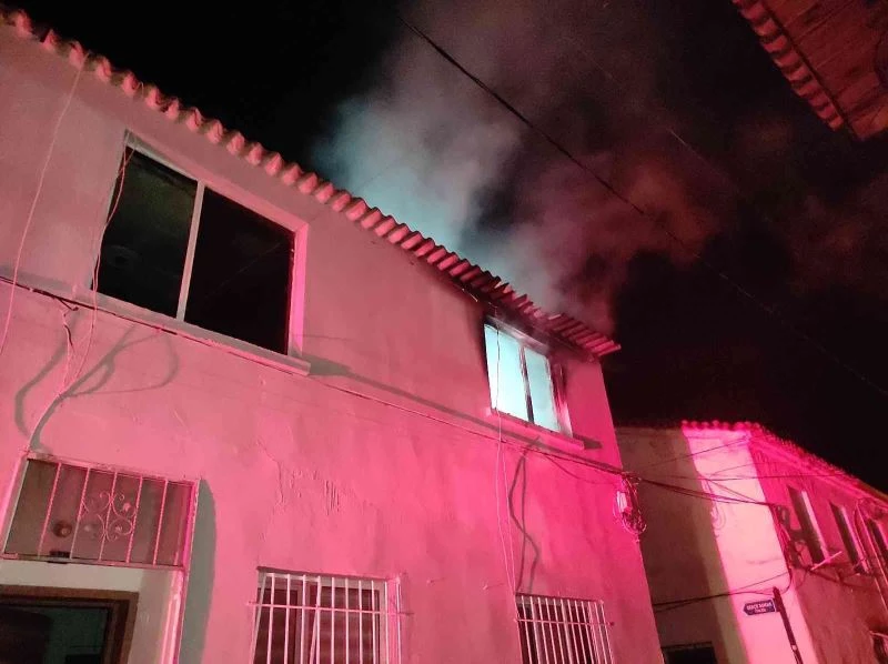 Karısı ile tartışan adam evi yaktı
