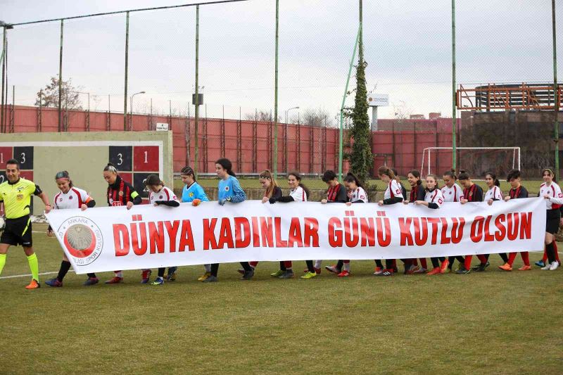 Gençlerbirliği ve Eskişehirspor kadın futbol takımlardan ’8 Mart Dünya Kadınlar Günü’ne özel dostluk maçı
