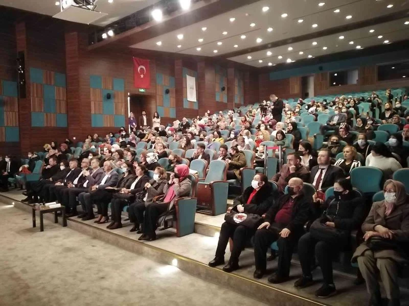 Esenyurt’ta “Dirençli Kentler Dirençli Kadınlar” çalıştayı düzenlendi
