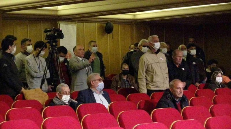 Engelliler belediye meclisini basıp tehditler savurdu
