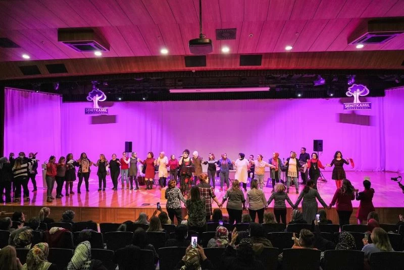 Kadın personellere özel Nursaç Doğanışık konseri
