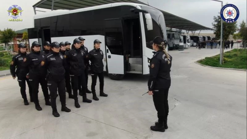 Kadın polisler dosta güven, düşmana korku verdi
